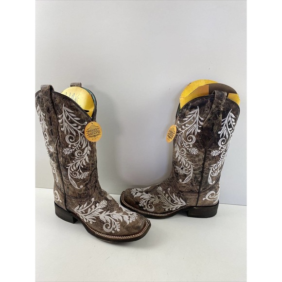 NWOB Corral Brown Leather White Glow Embroidery Square Toe Western